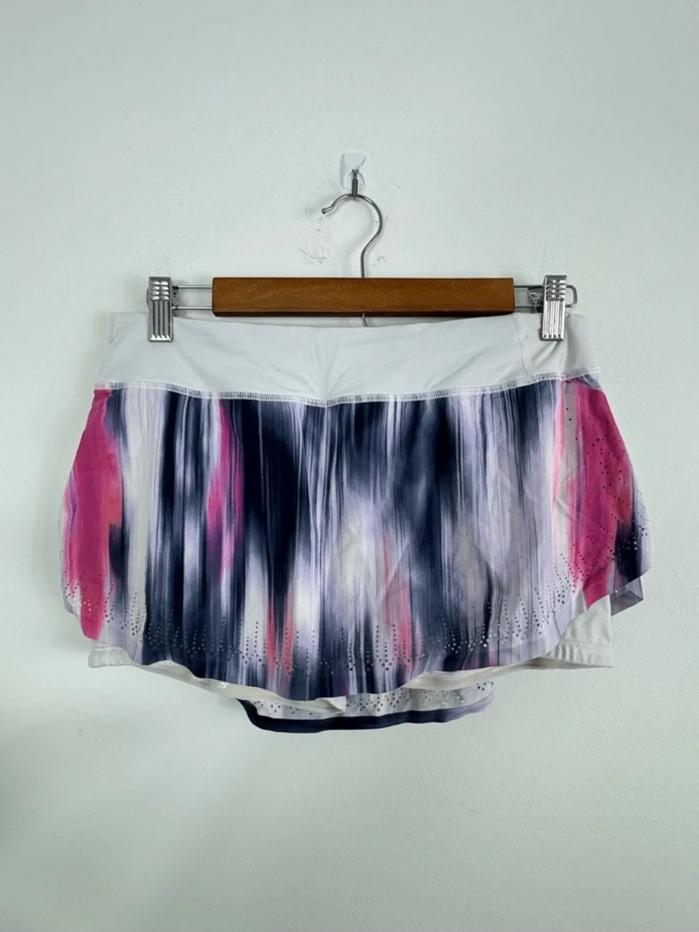 Lululemon Colorful Tennis Golf Skort Size 6 EUC Athletic Running Skirt